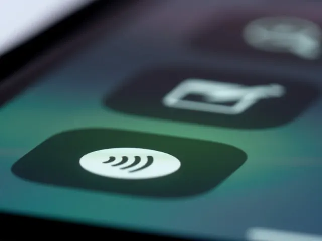nfc icon on iphone display